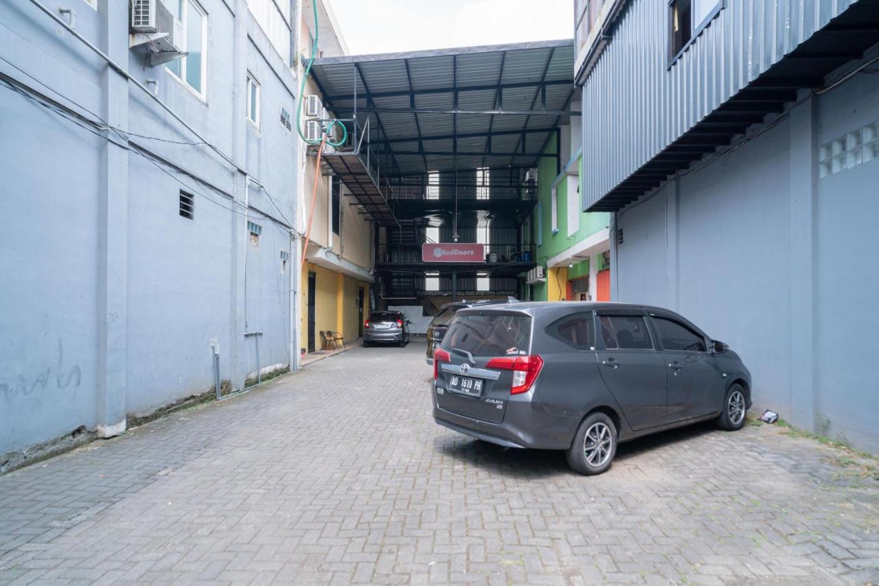 Reddoorz Near Terminal Arjosari 2 Hotel 2*