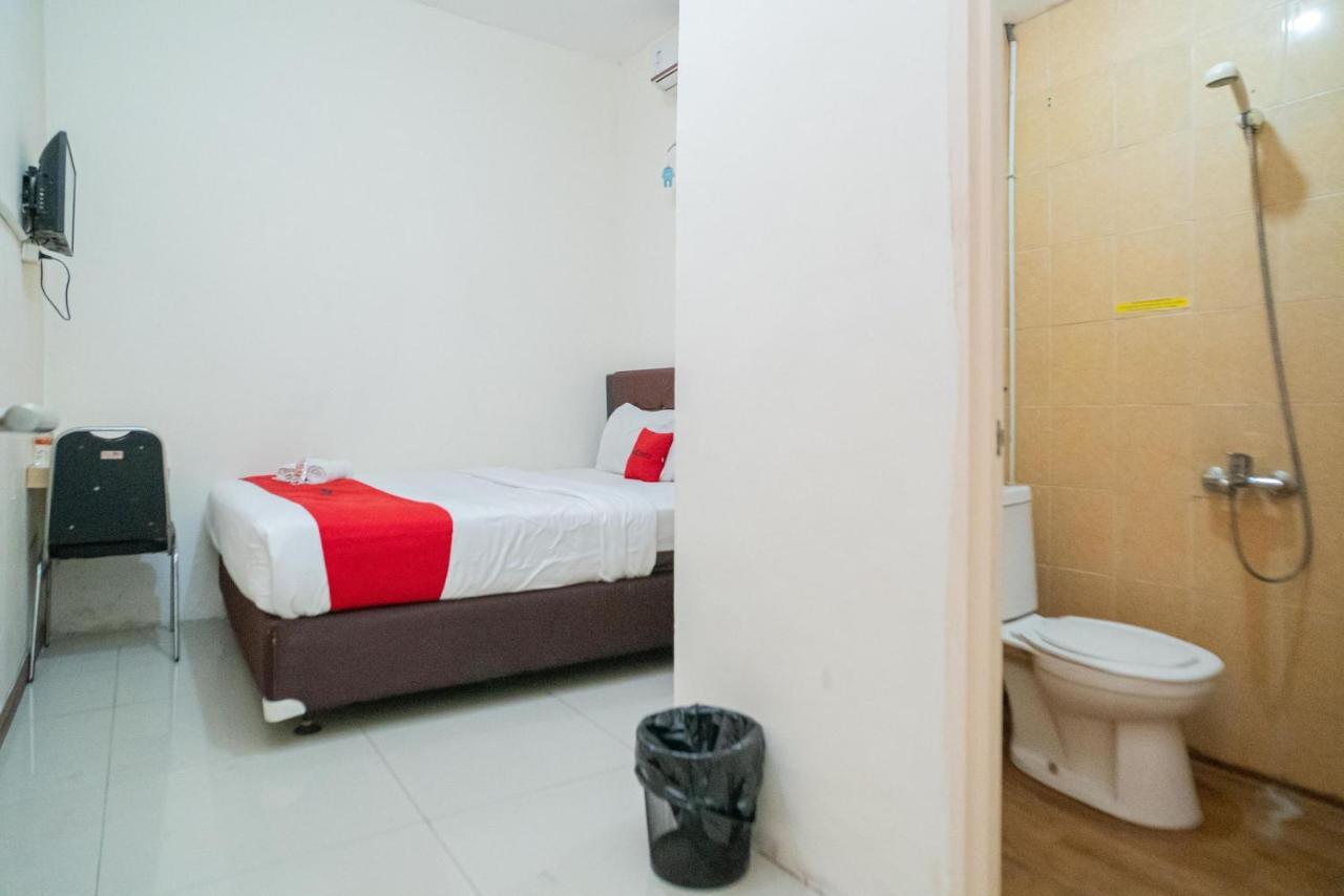 Reddoorz Near Terminal Arjosari 2 Hotel 2*