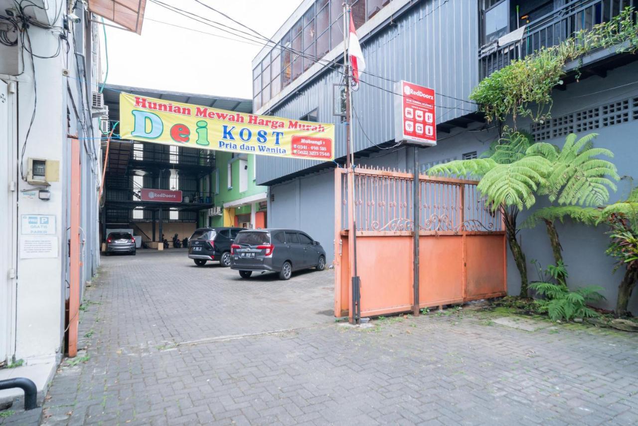 Hotel Reddoorz Near Terminal Arjosari 2